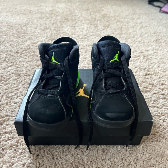 Air Jordan 6 Retro Electric Green- size 7c - Picture 3 of 7